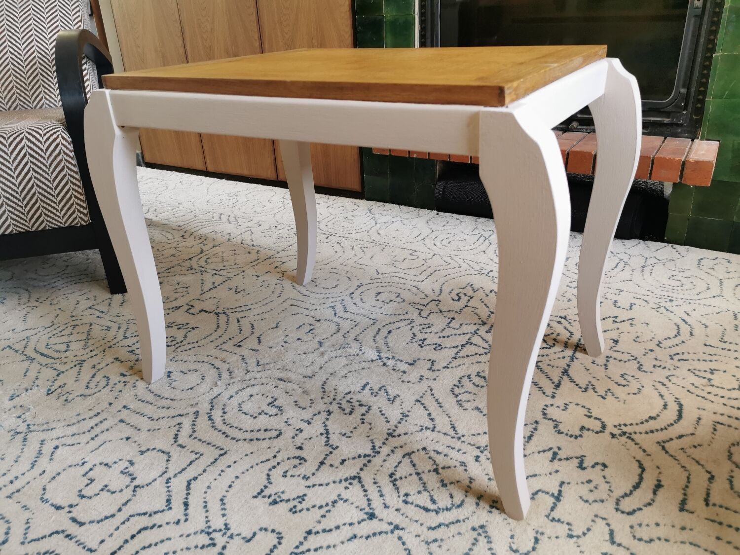 Table basse art déco relookée, pieds galbés