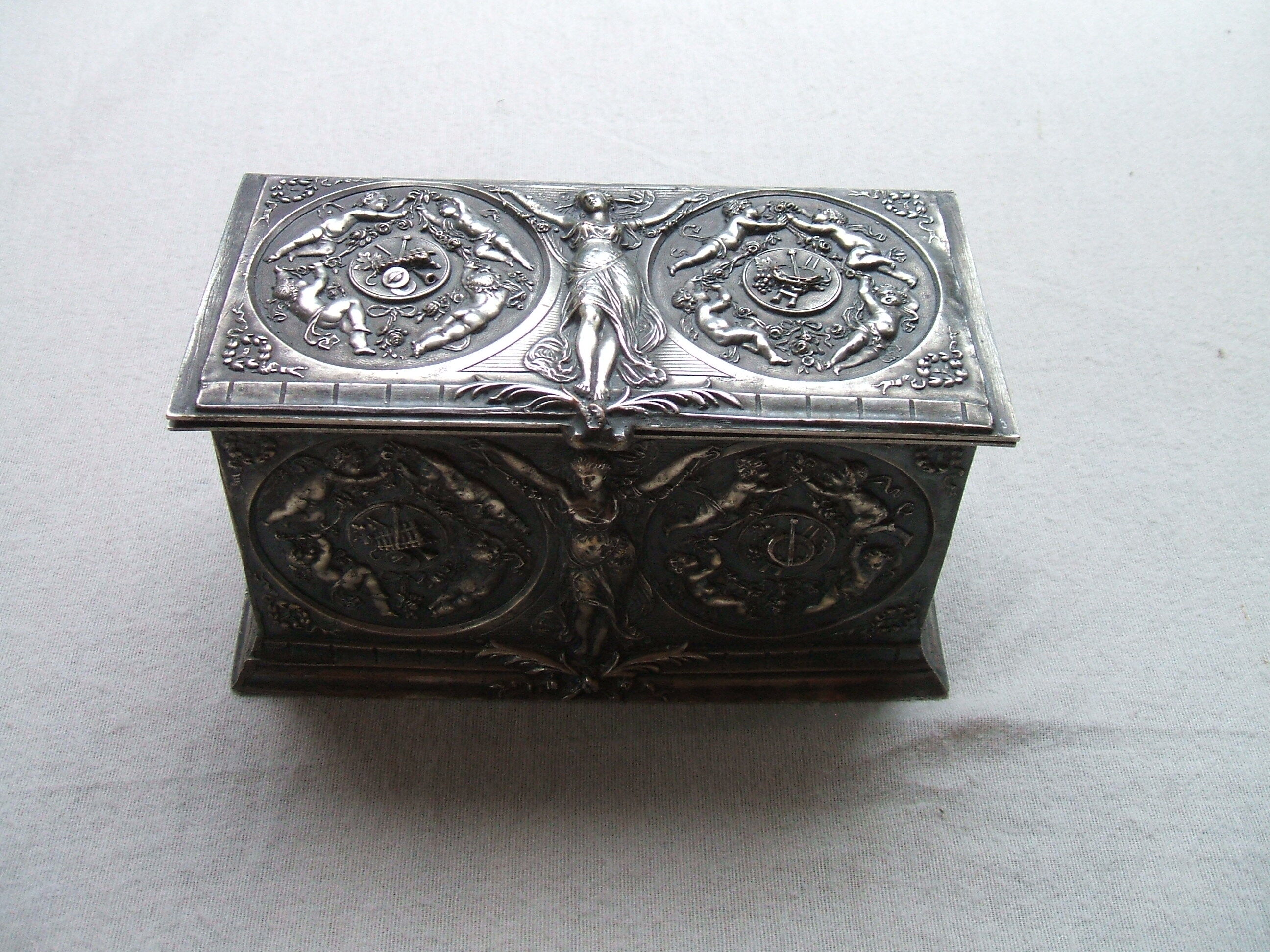 Silver metal box XIXeme