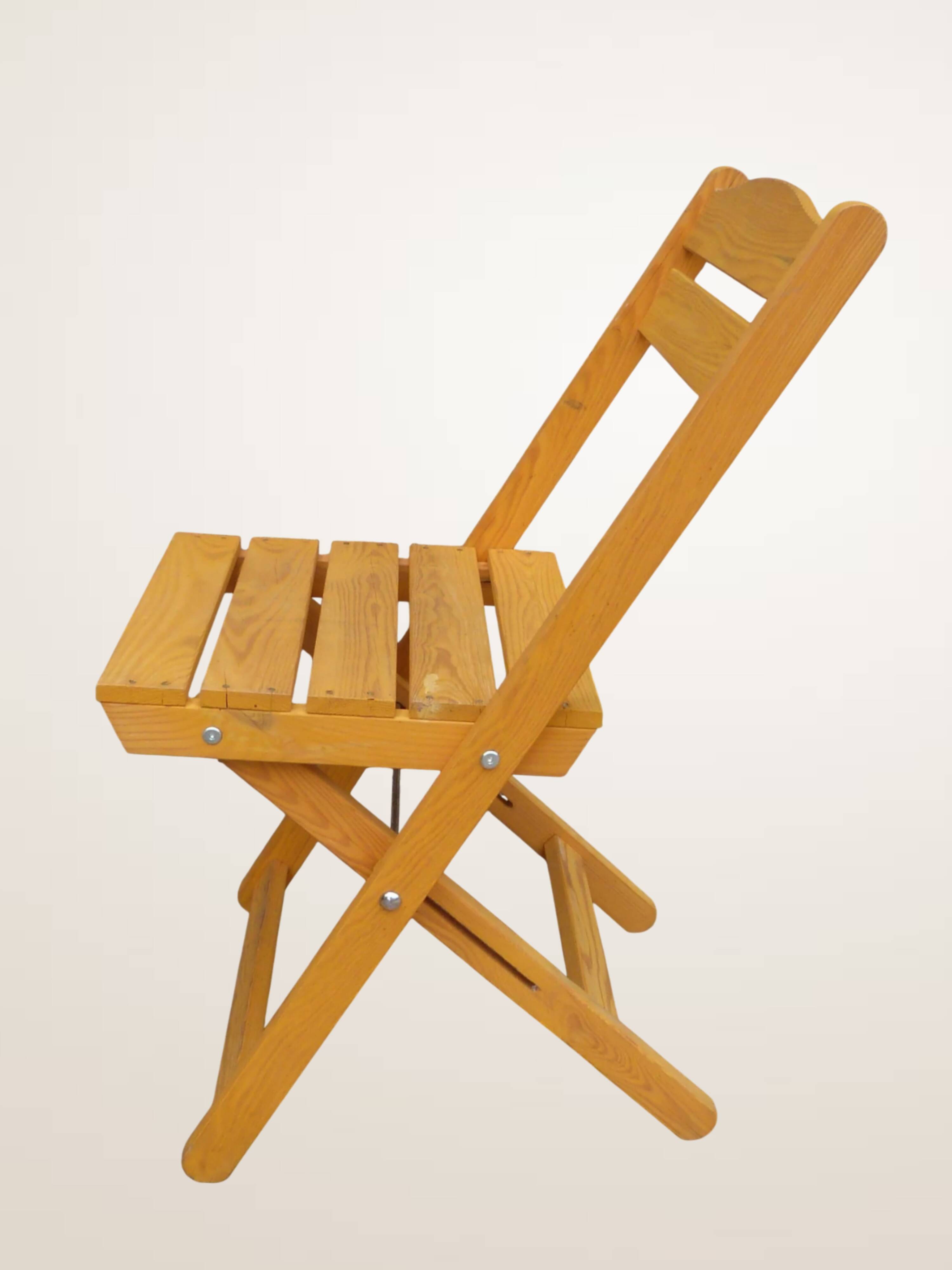 Paire de chaises pliantes en bois blond