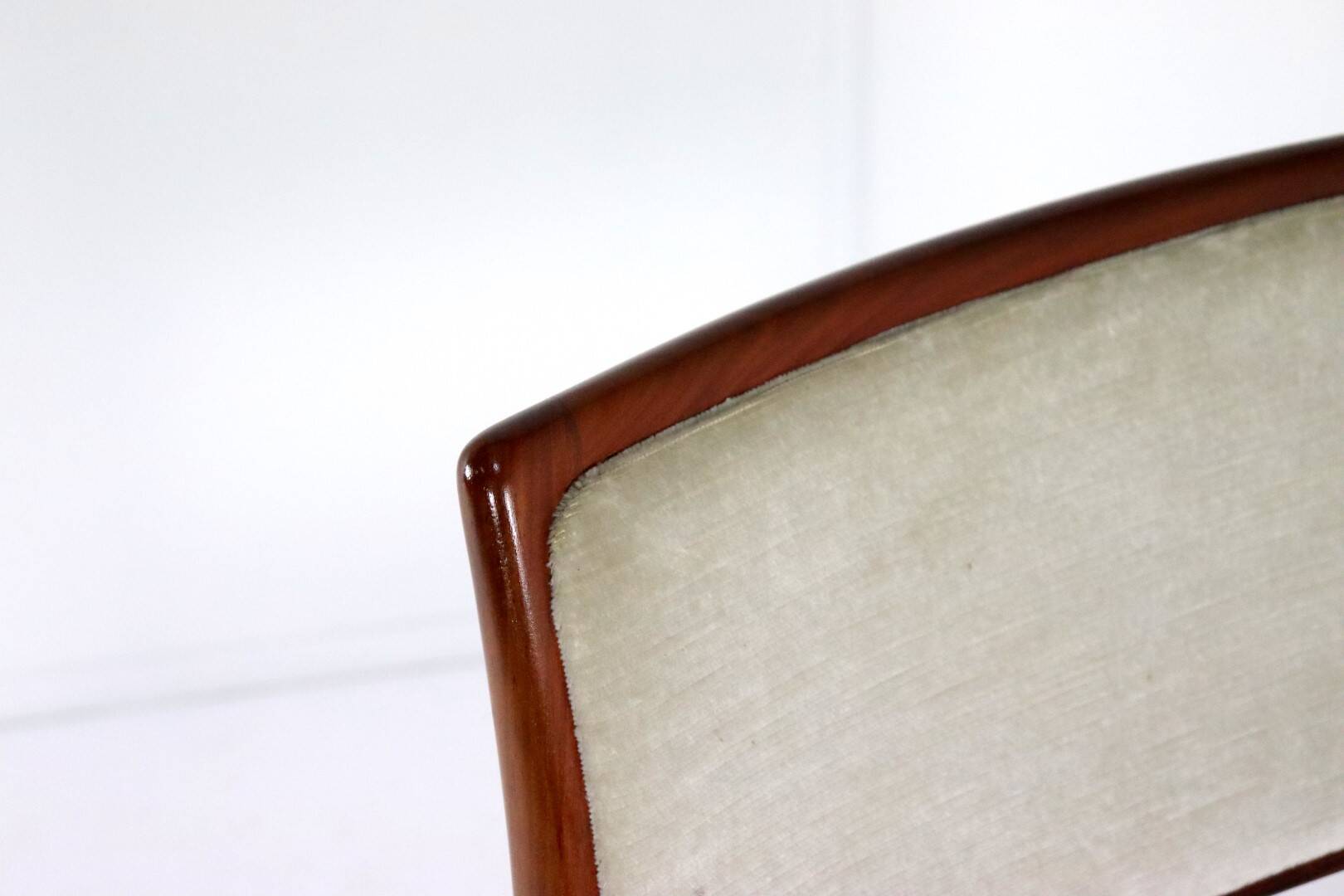 Set of 4 Niels O Möller model 80 chairs