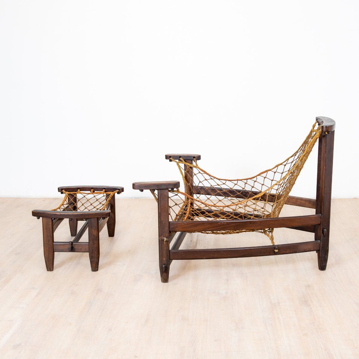 fauteuil "jacanda" et Ottomane par Jean Gillon, Brésil, 1960s