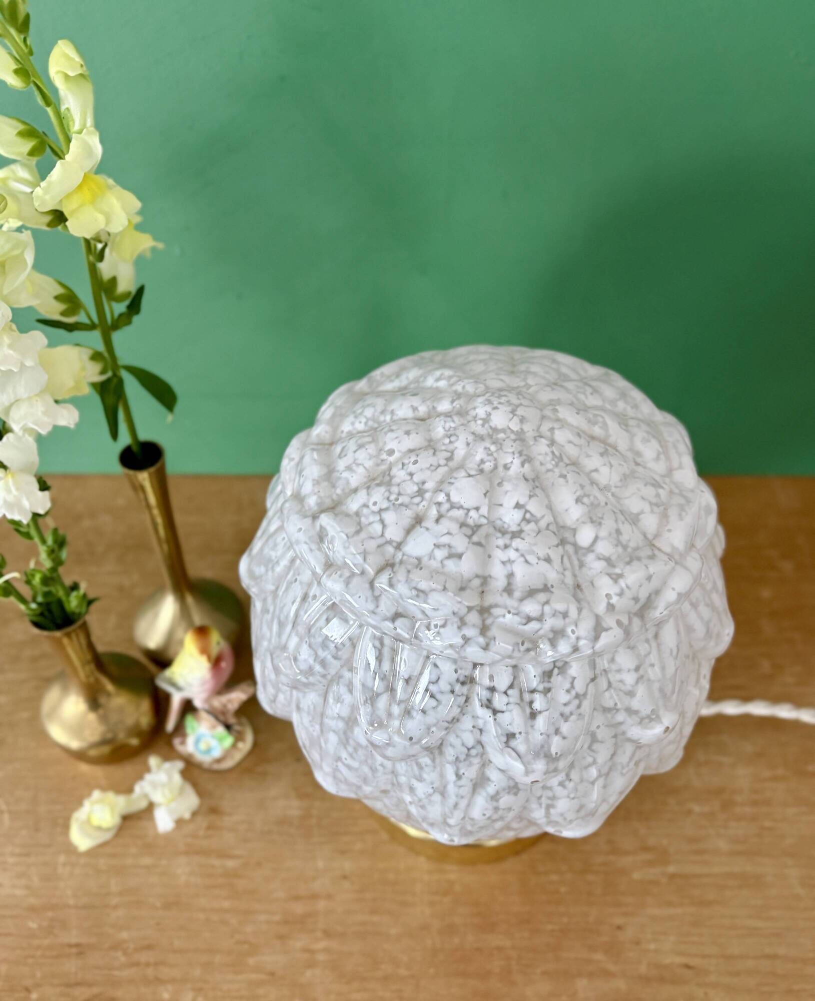 Vintage Art Deco globe table lamp in white Clichy glass