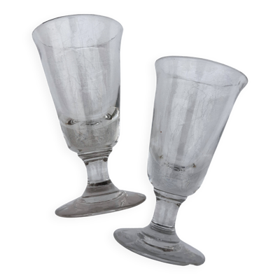2 verres bistrot anciens, évasés, en verre soufflé