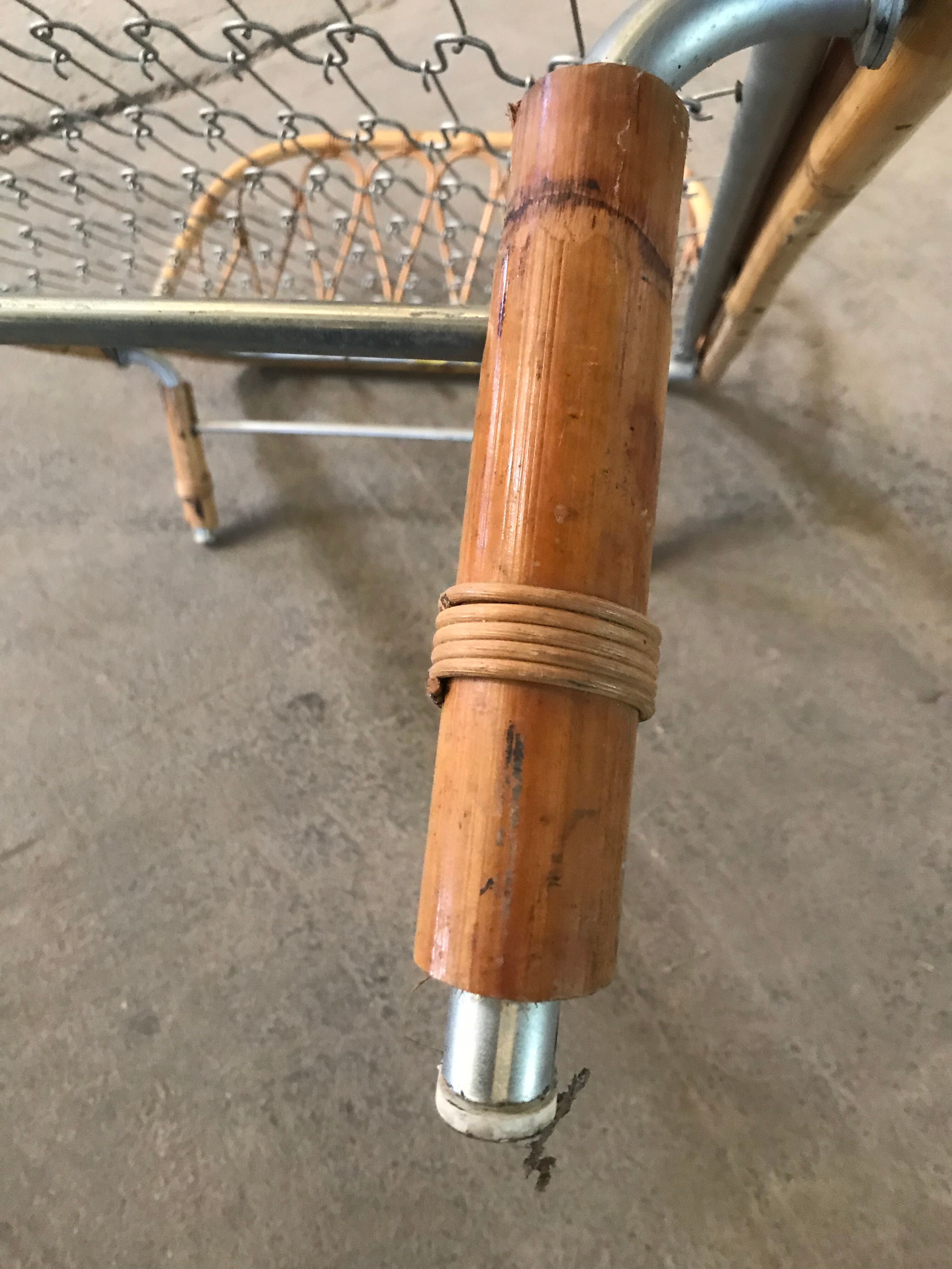 Foldable rattan basket bed