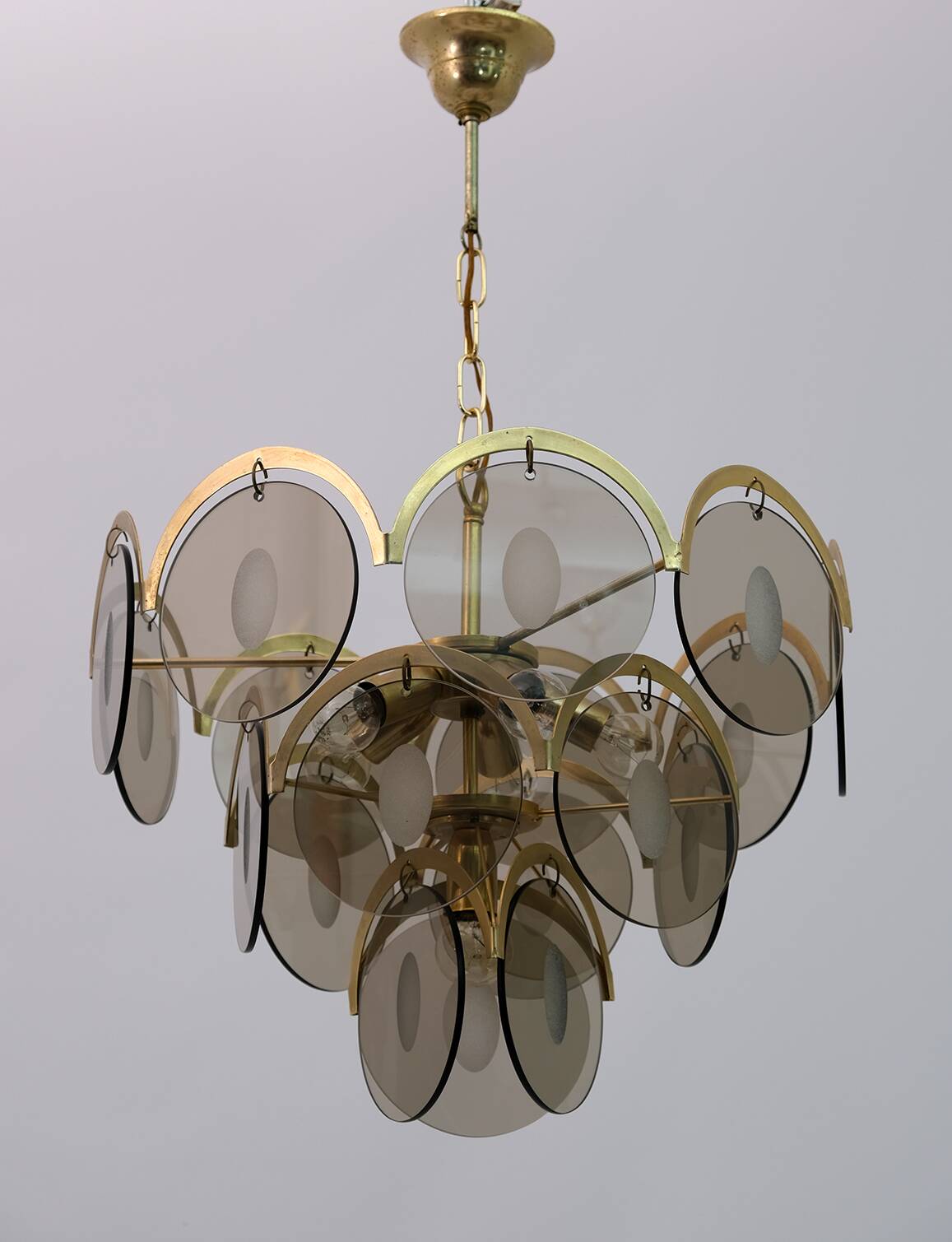 Gino Vistosi Mid-Century Modern Amber Glass and Brass Chandelier, 1970s