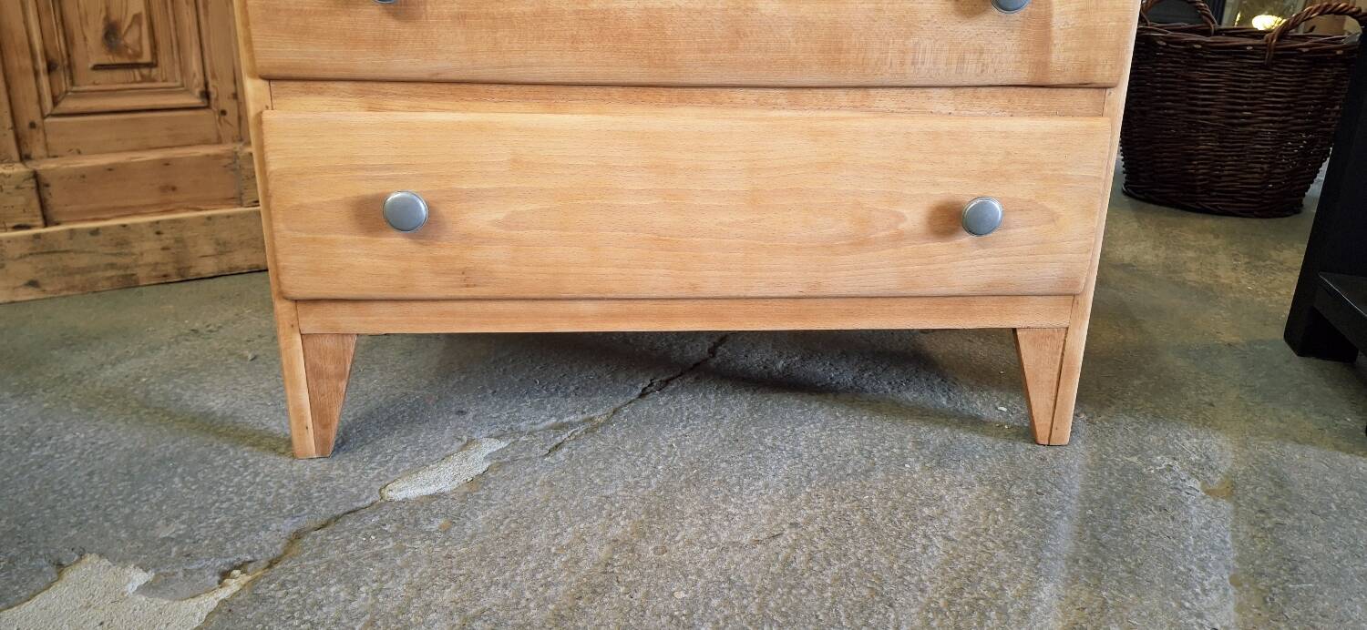 Vintage chest of drawers