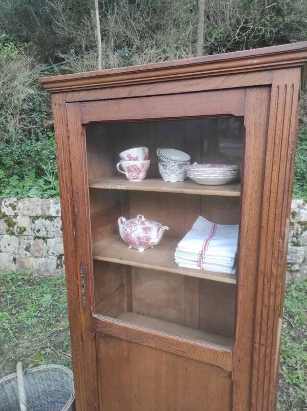 Armoire parisienne vitrée