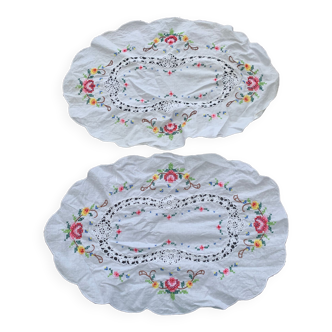 Lace placemats