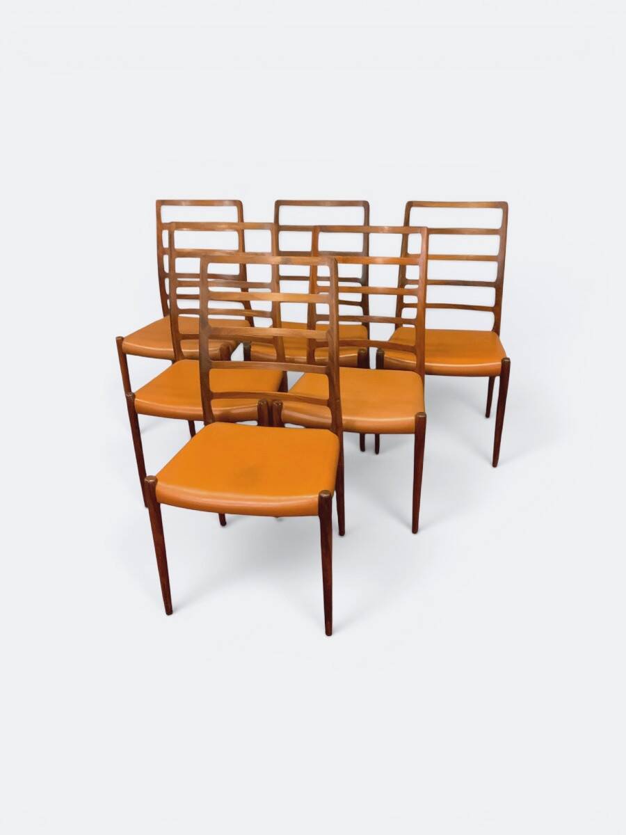 Série de Chaises scandinaves années 1960 de Niels Otto Møller