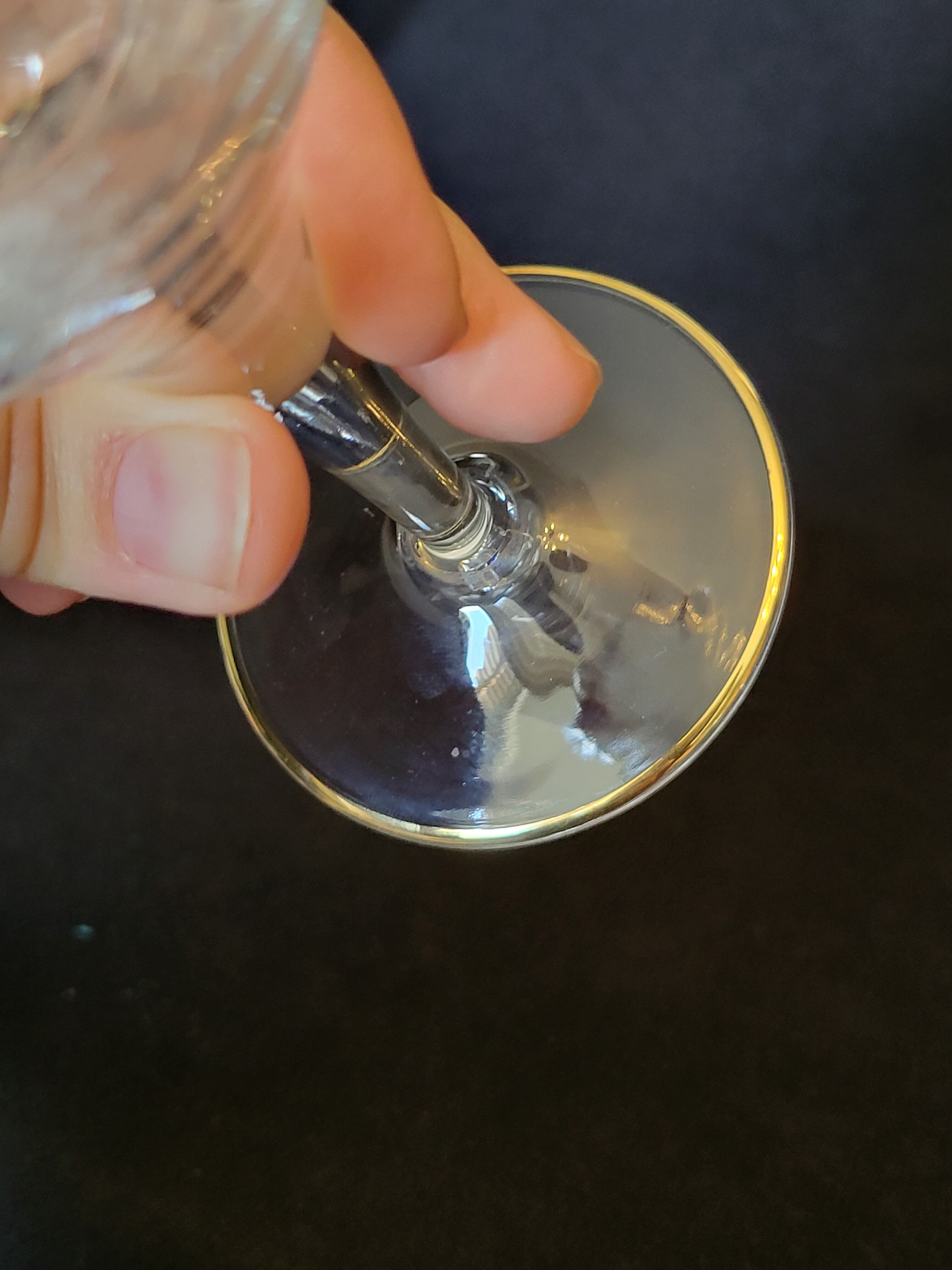 6 old wine glasses in engraved crystal and gold