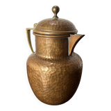 Cafetière en cuivre martelé signée Aug. Dannhauer, Genève – 3/4 L