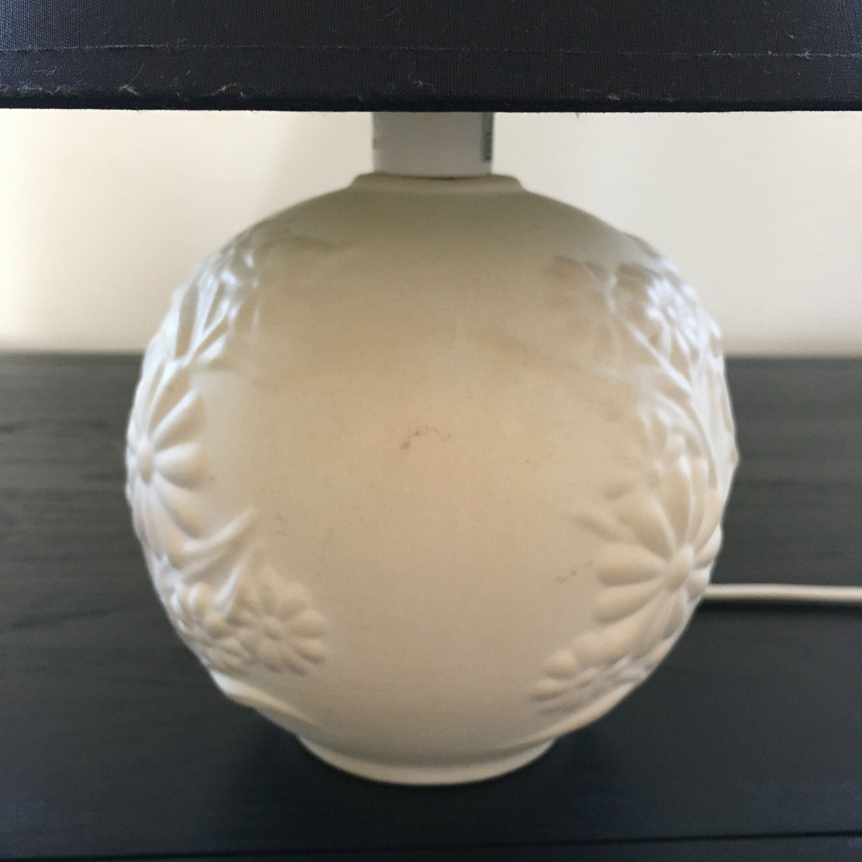 White floral decor lamp