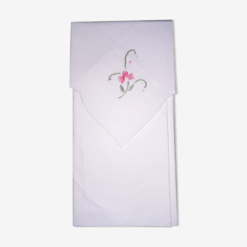 Ensemble nappe et 8 serviettes brodées