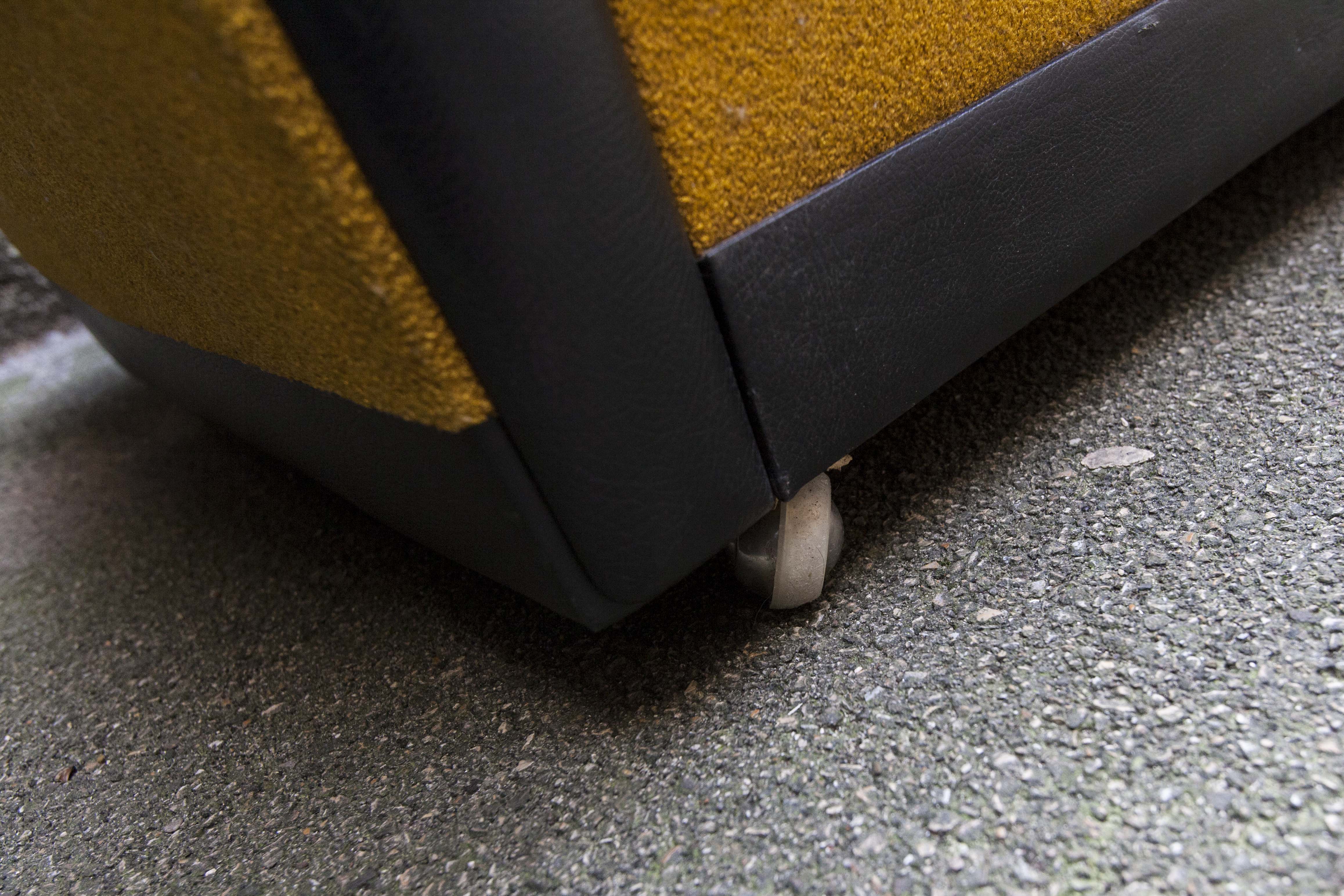 The 1970s gold and black Daybed couch