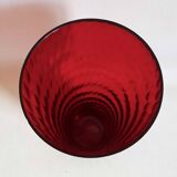 Ruby red glass vase with honeycomb effect from the 50s Height 35.3 cm