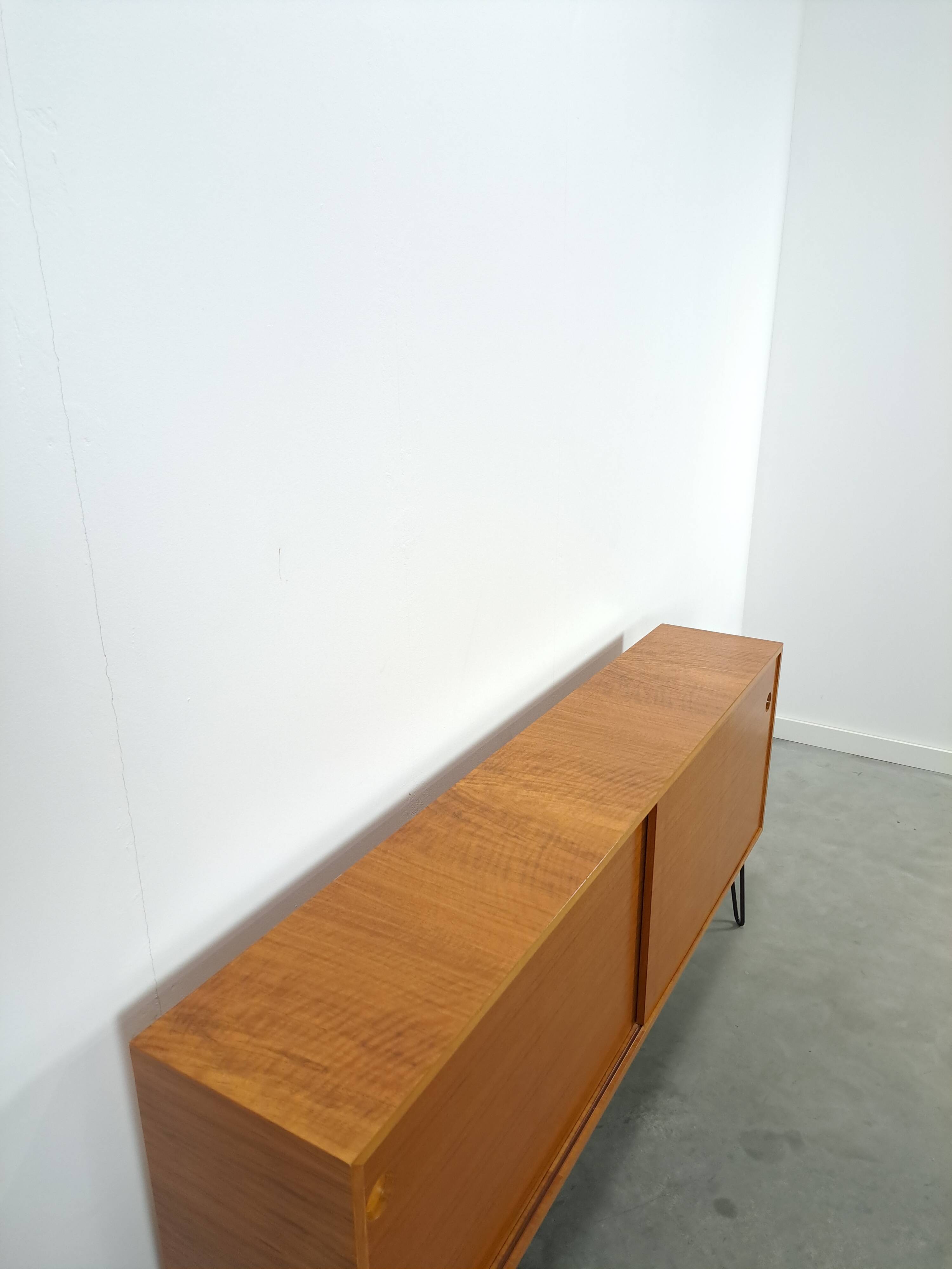 Dressoir vintage en teck en épingle à cheveux