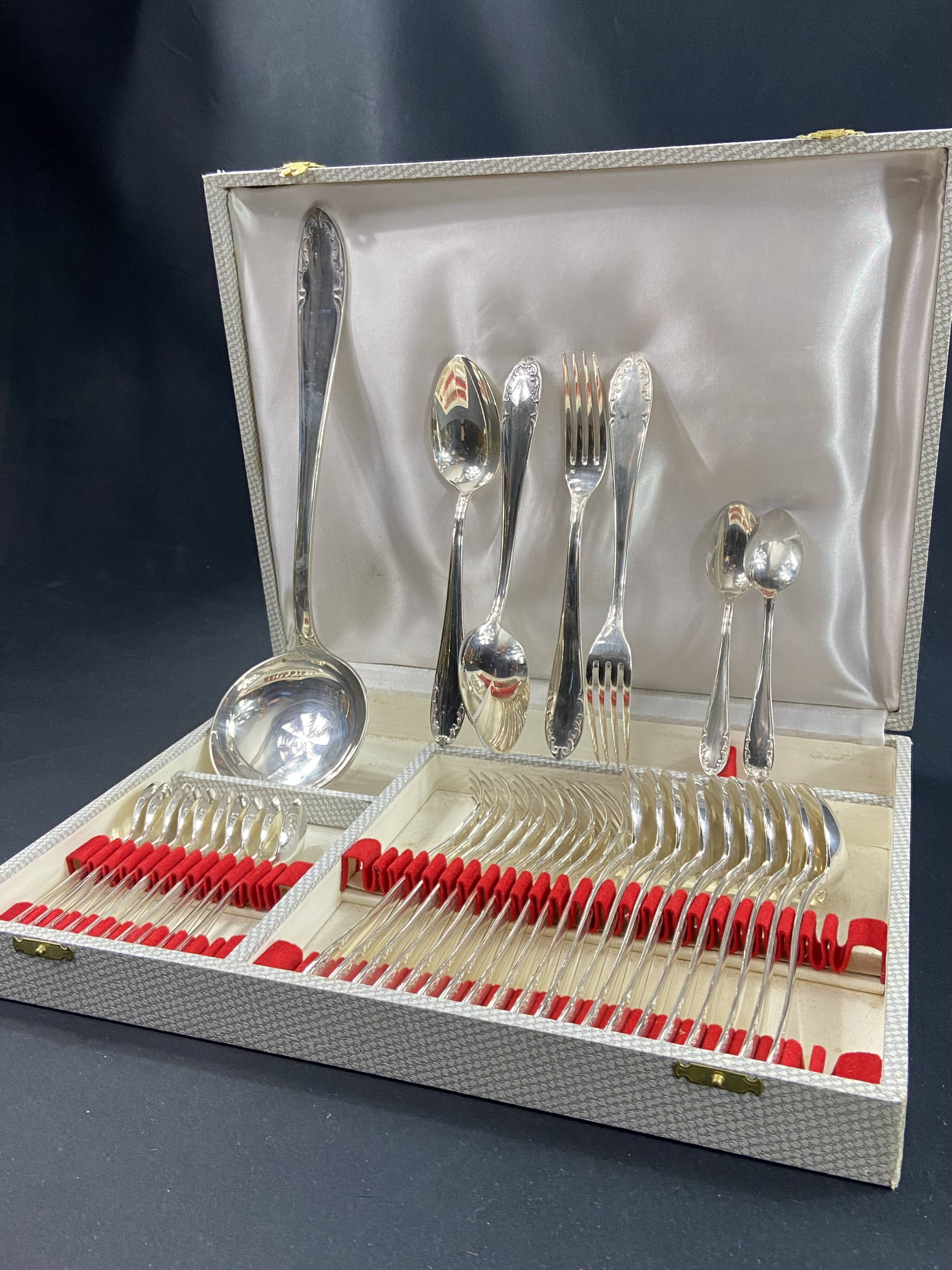 Louis XV style silver plated metal cutlery set