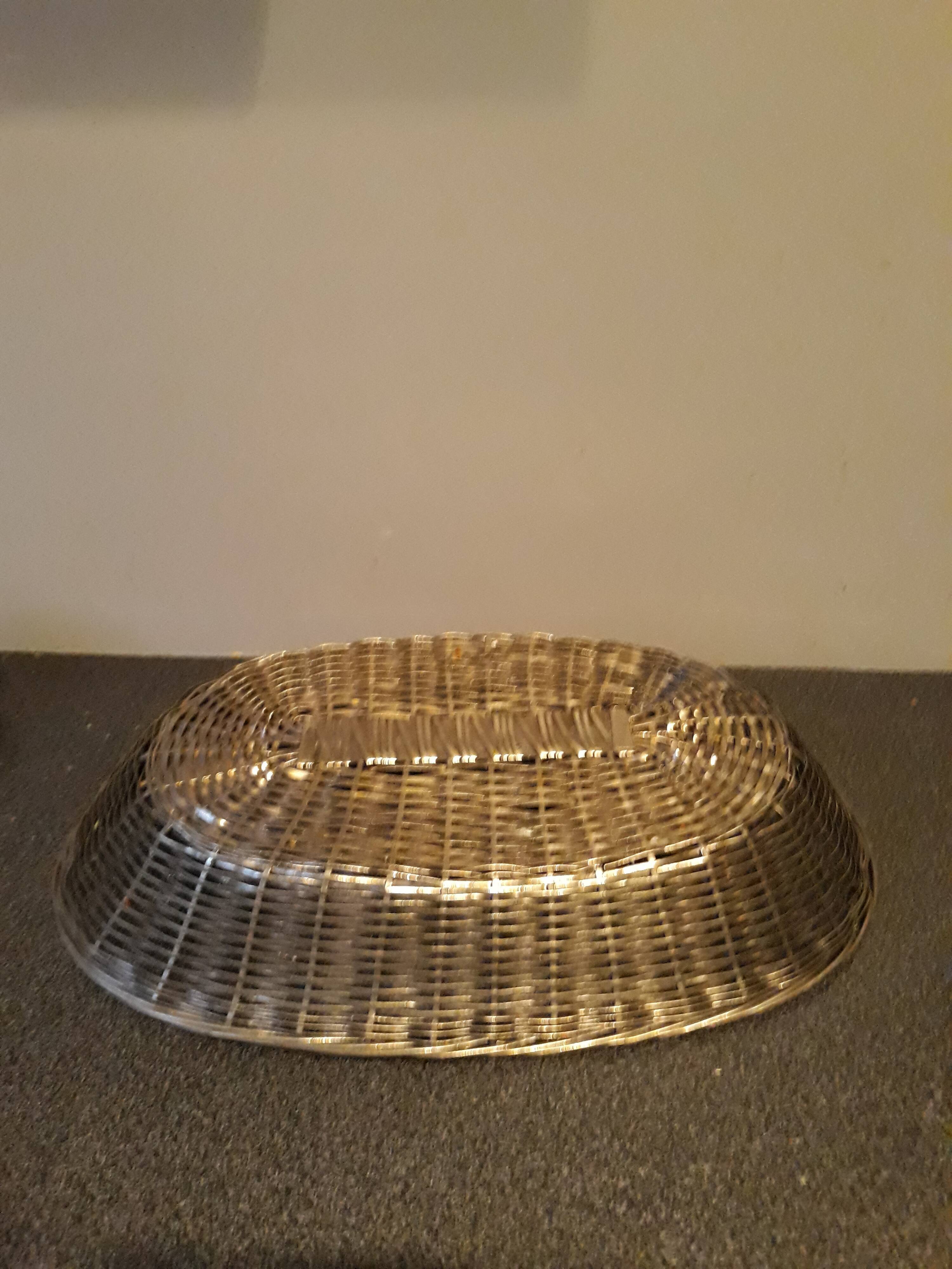 Braided metal tray