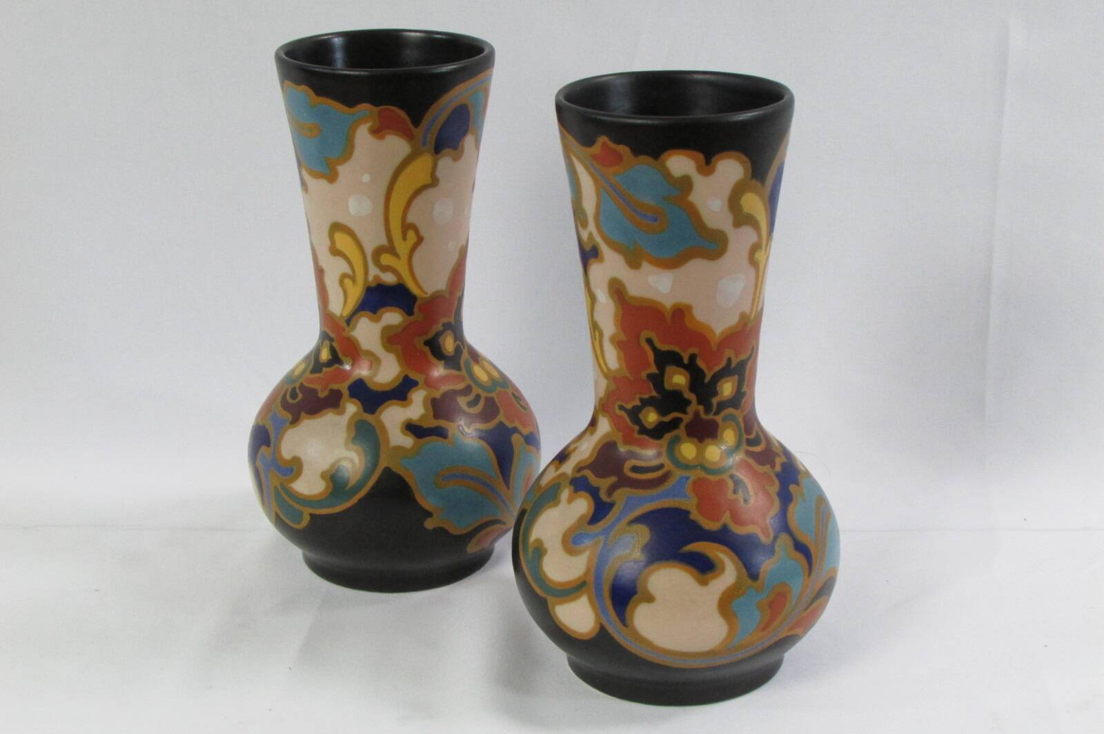Pair of Régina Rosario vases, Gouda Holland