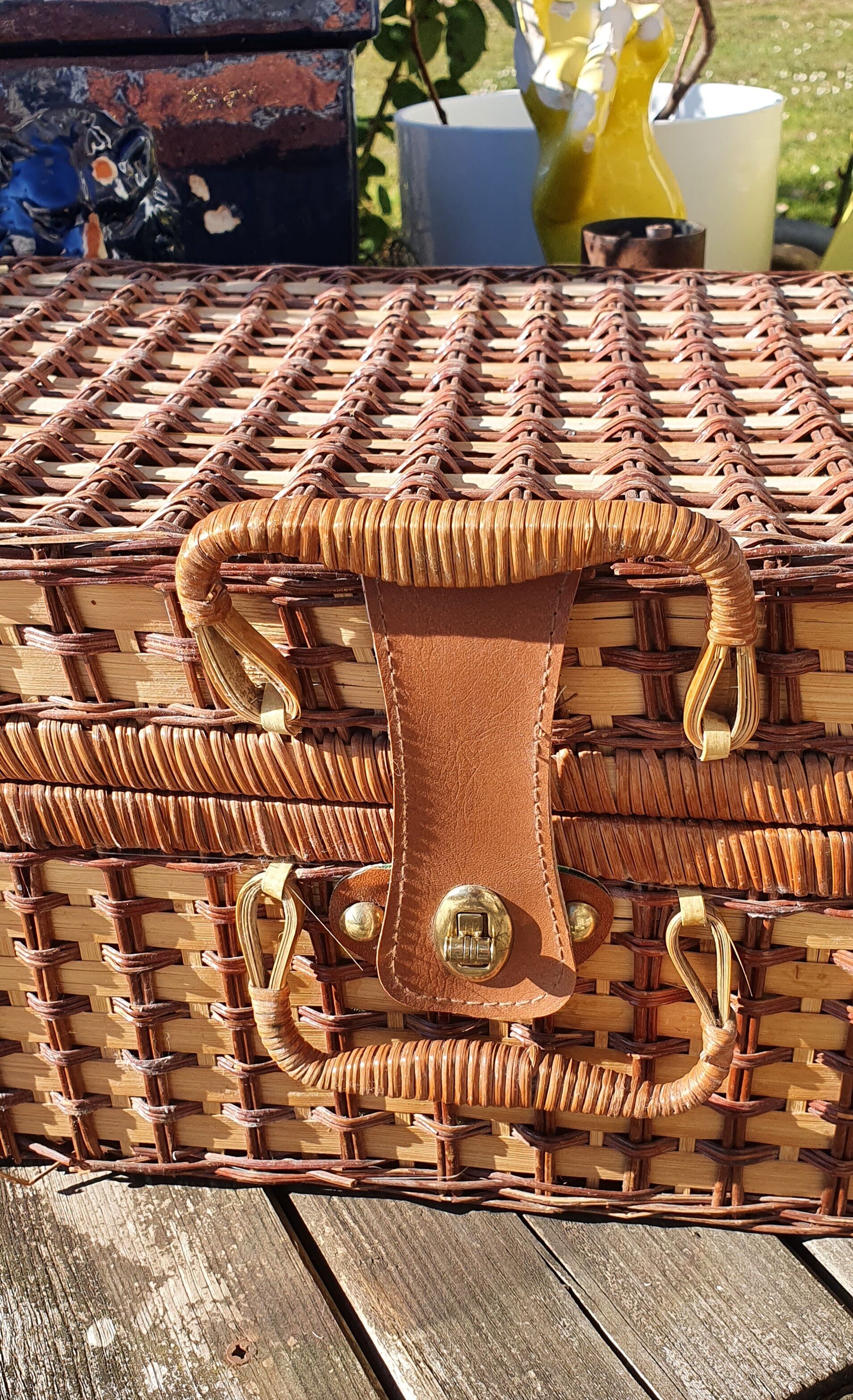Picnic basket