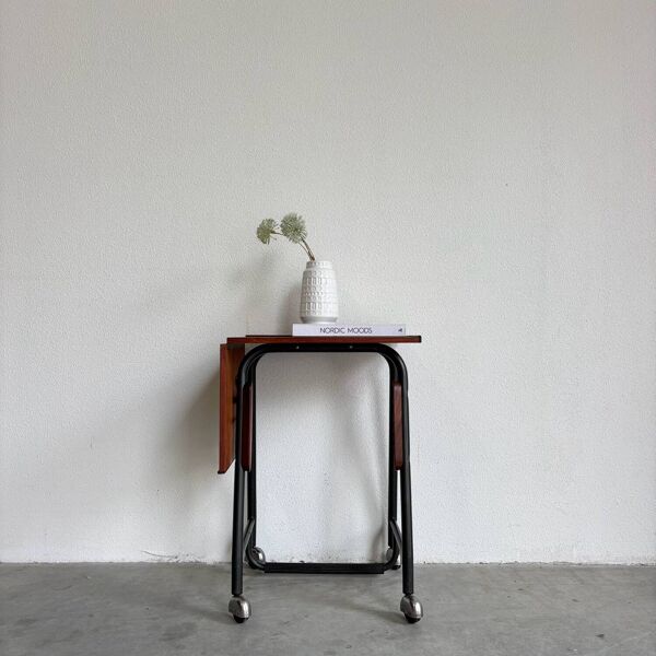 Chariot de machine à écrire vintage - table d'appoint en teck
