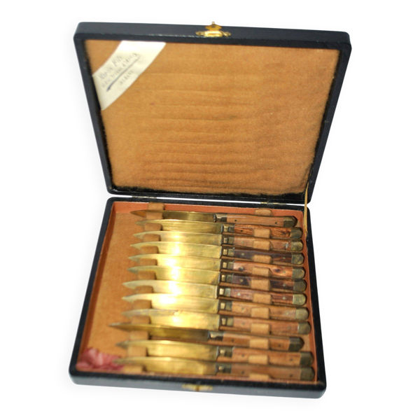 Lot de 12 couteaux à fromage vintage dorés en laiton et bois 1950 Coutelier Martin