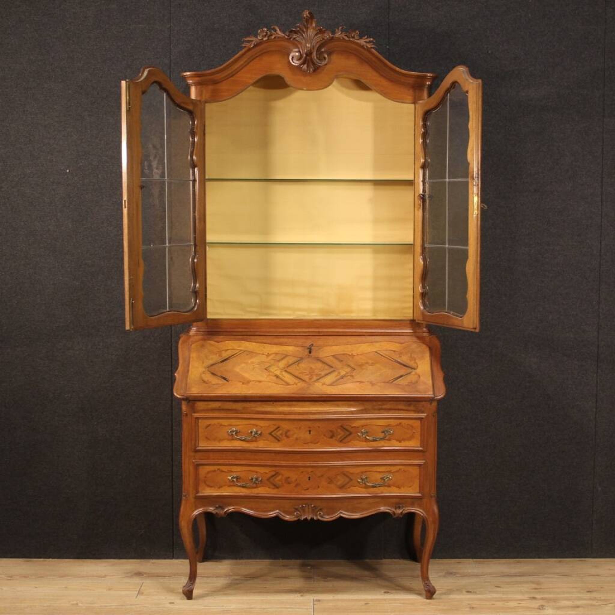 Élégante vitrine italienne à double corps des années 1950