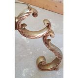 Golden bronze lamppost