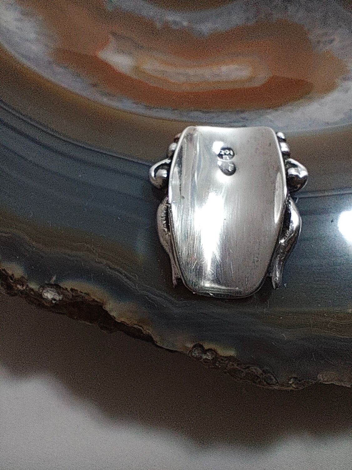 Cenicero de ágata y plata. España, 1970s.