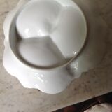 Dish servant beggar in decorated porcelain.