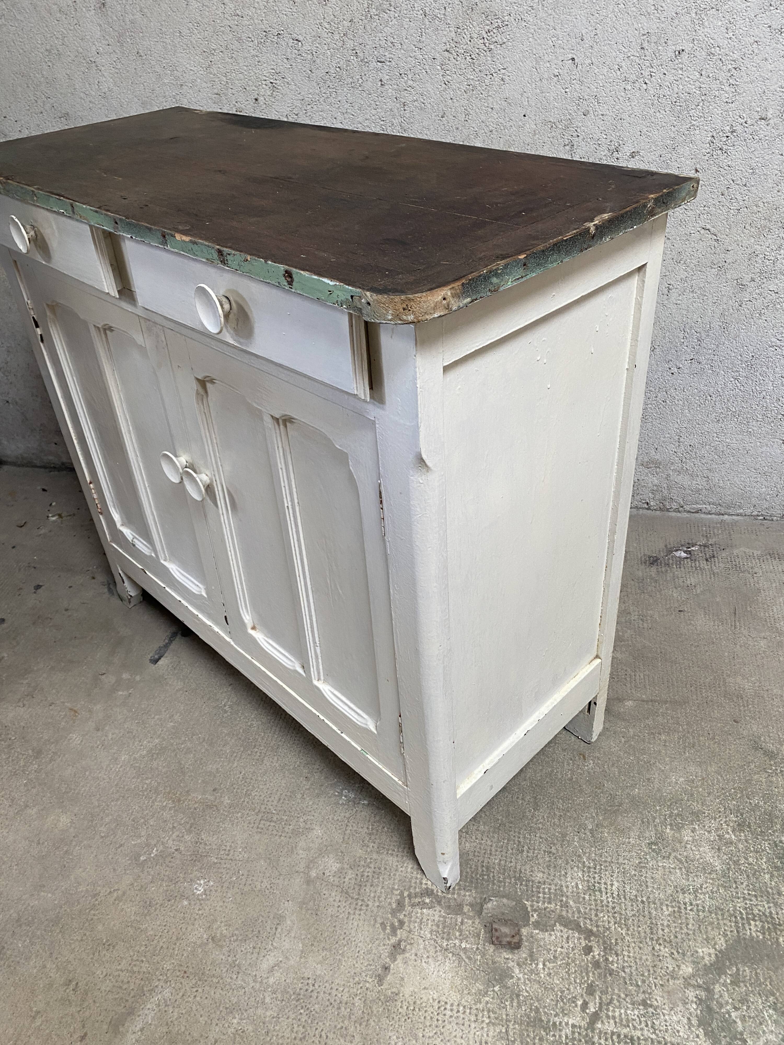 Parisian buffet to repaint