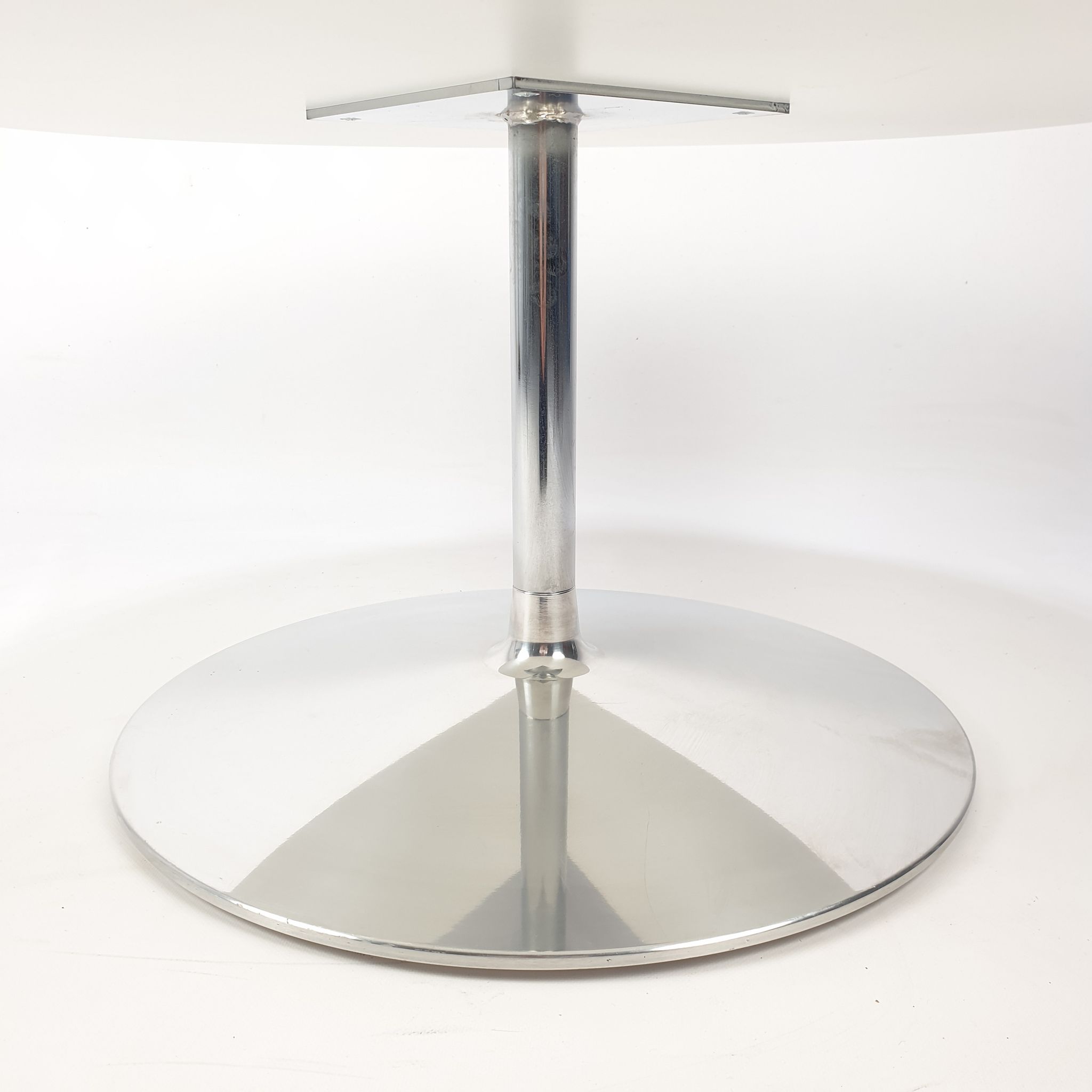 Table basse ronde de Pierre Paulin edition Artifort, années 1990