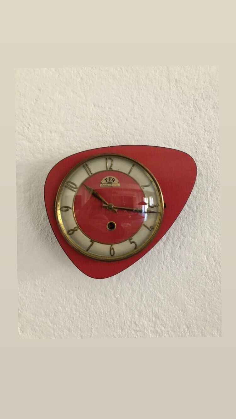 Free Formica pendant clock