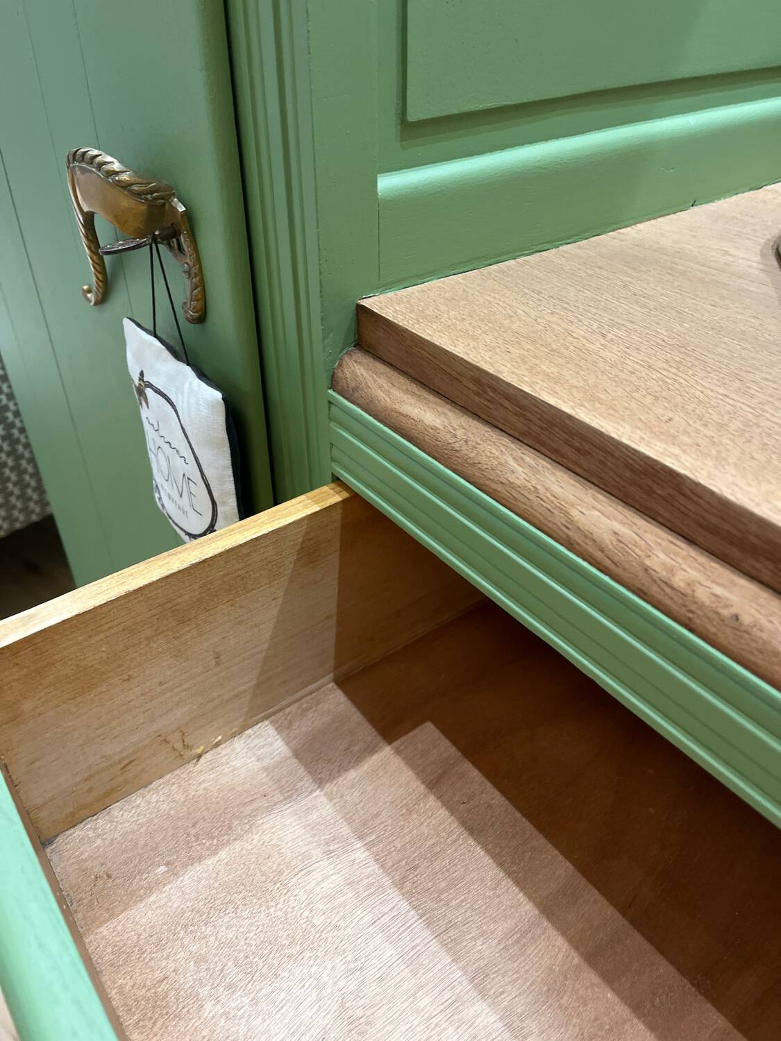 Armoire asymétrique