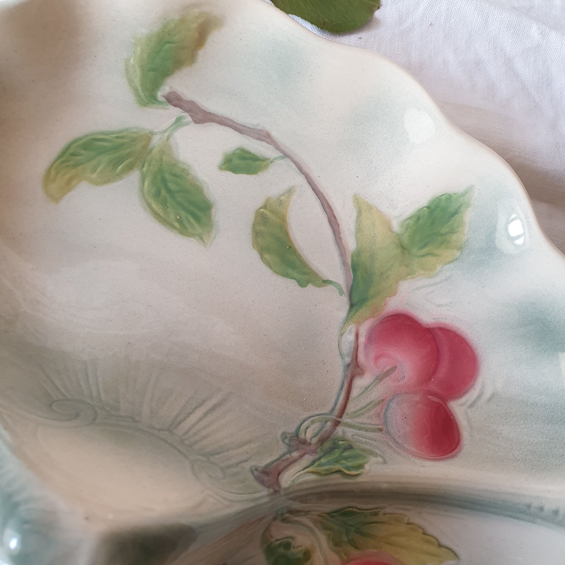 St Clement barbotine majolica, Art Nouveau