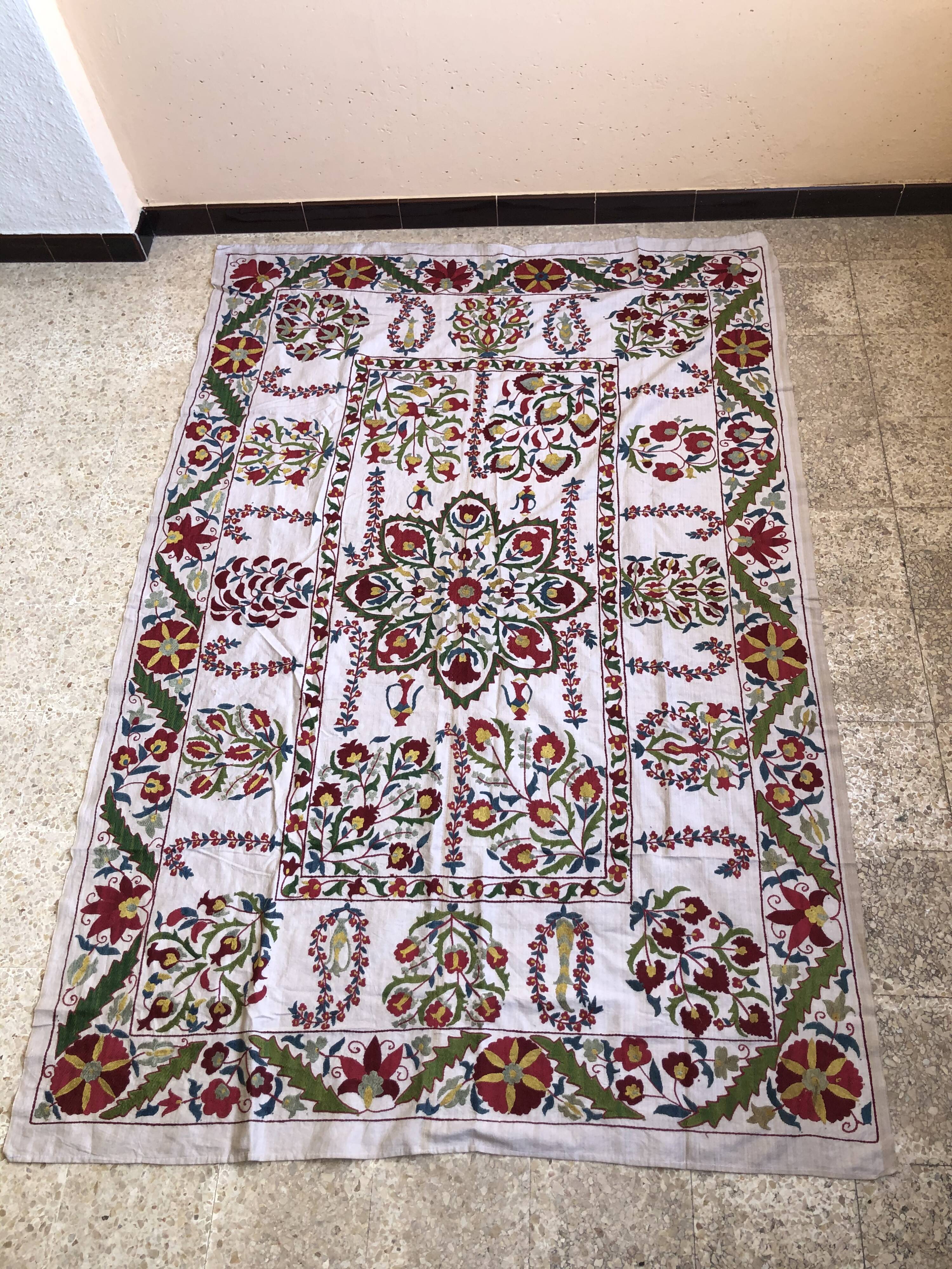 Suzani silk carpet 115x173cm
