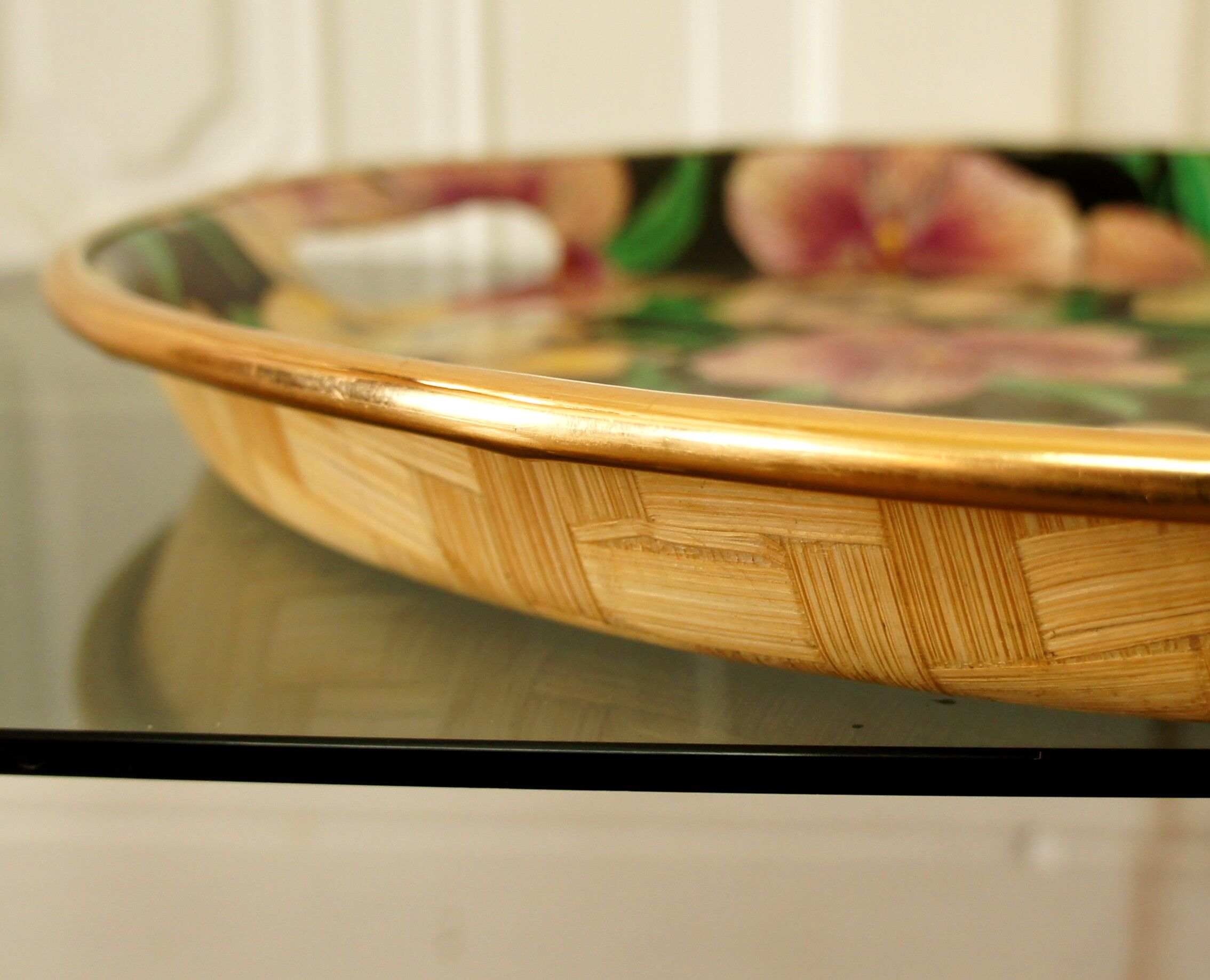 Vintage "orchid" tray in printed braided vegetable fiber & brass