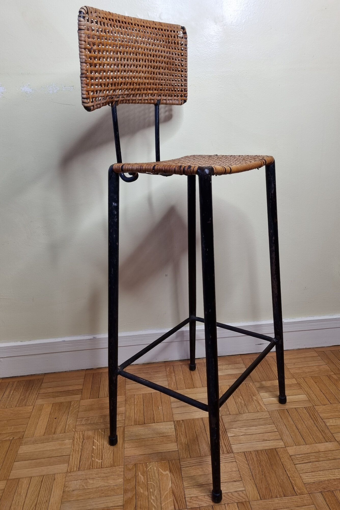 Bar stool in steel and braided wicker, design of the 50s, 92 cm