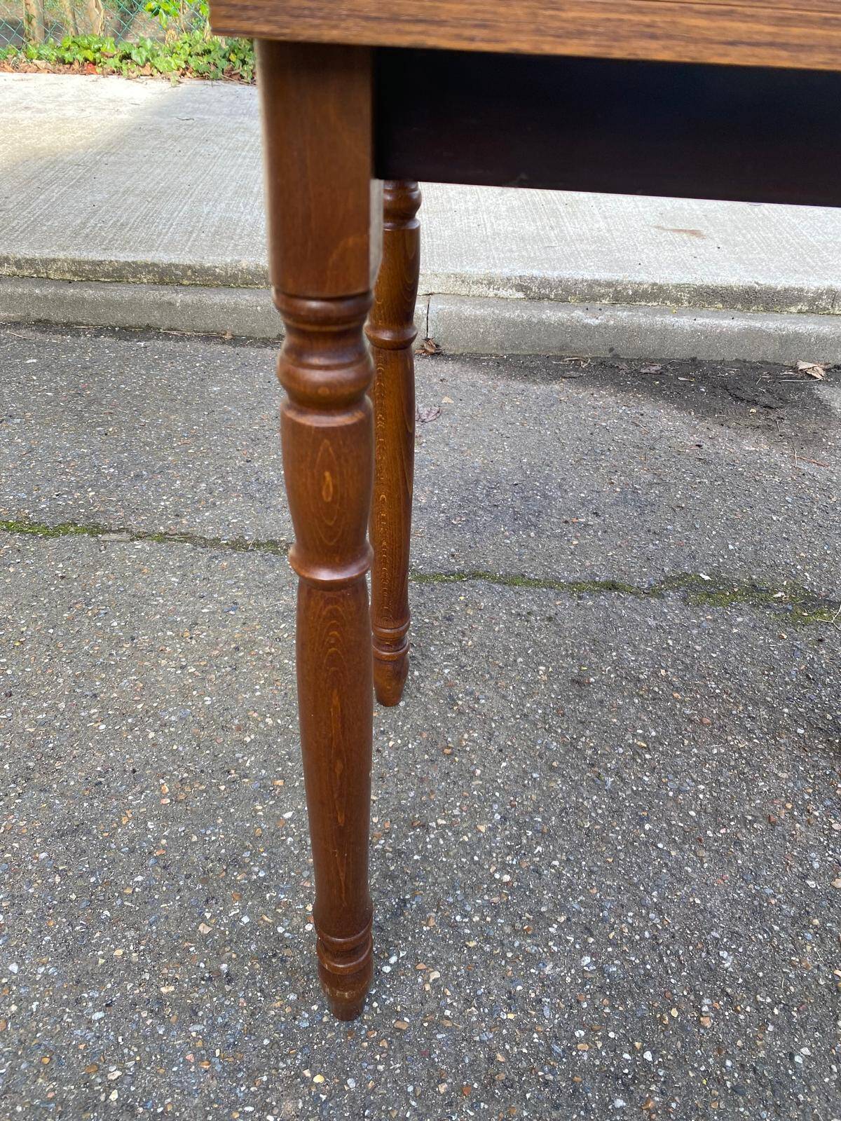 Extendable wooden portfolio table 40x60cm