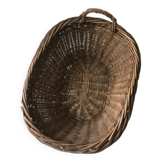 Large wicker basket with handle