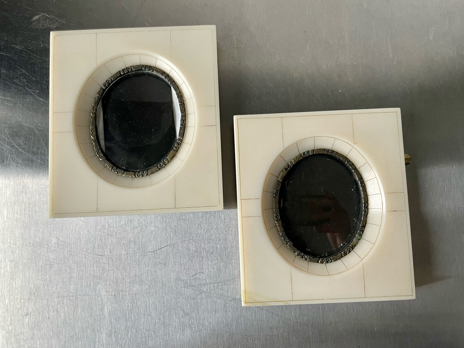 Pair vintage bakelite frames 14.5 cm x 12.5 cm