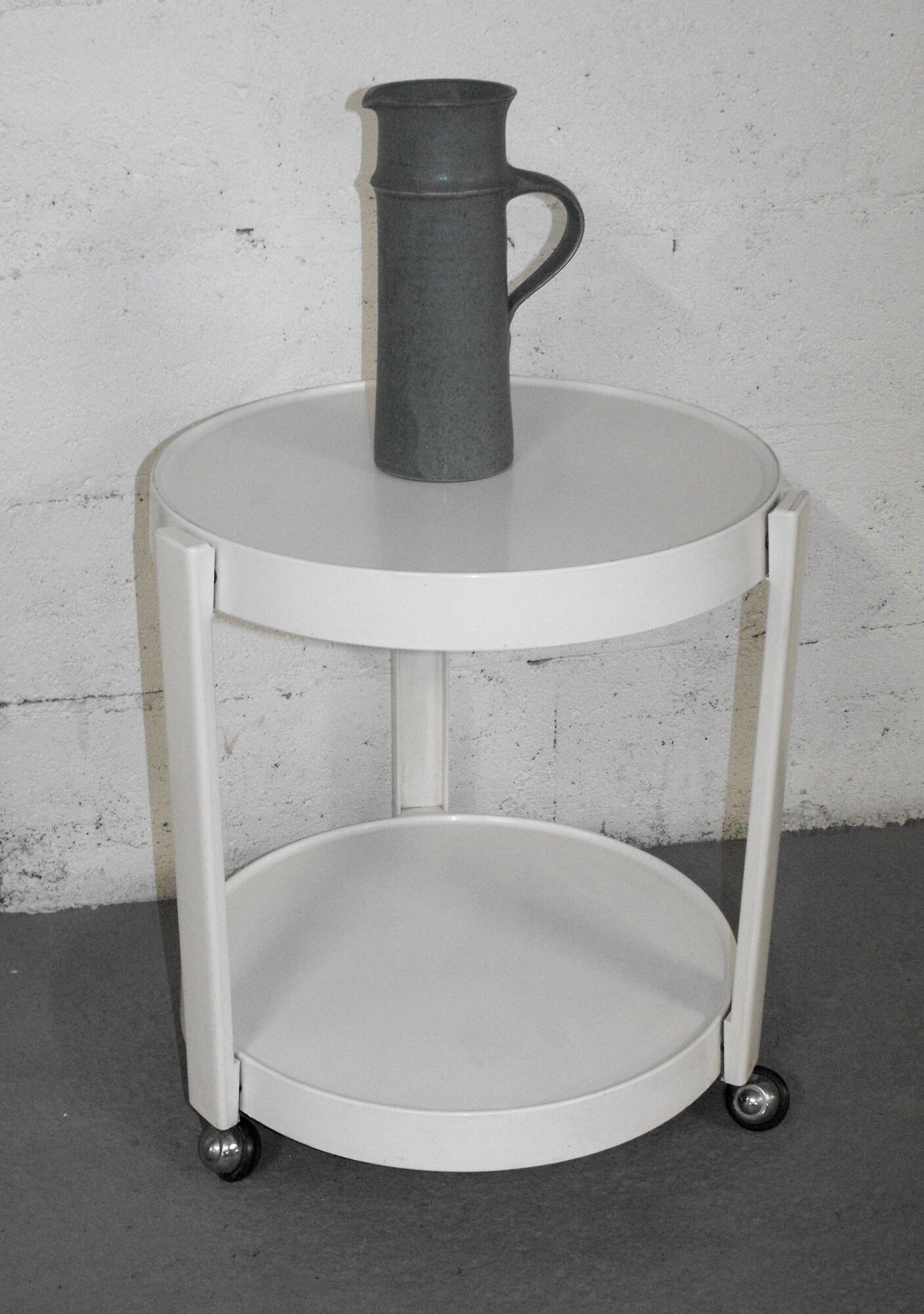 Rolling serving table 60