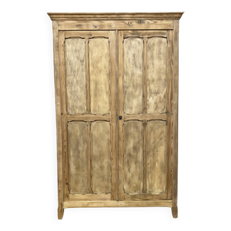 Armoire parisienne