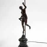 Paire de lampes en bronze avec abat-jours rouges