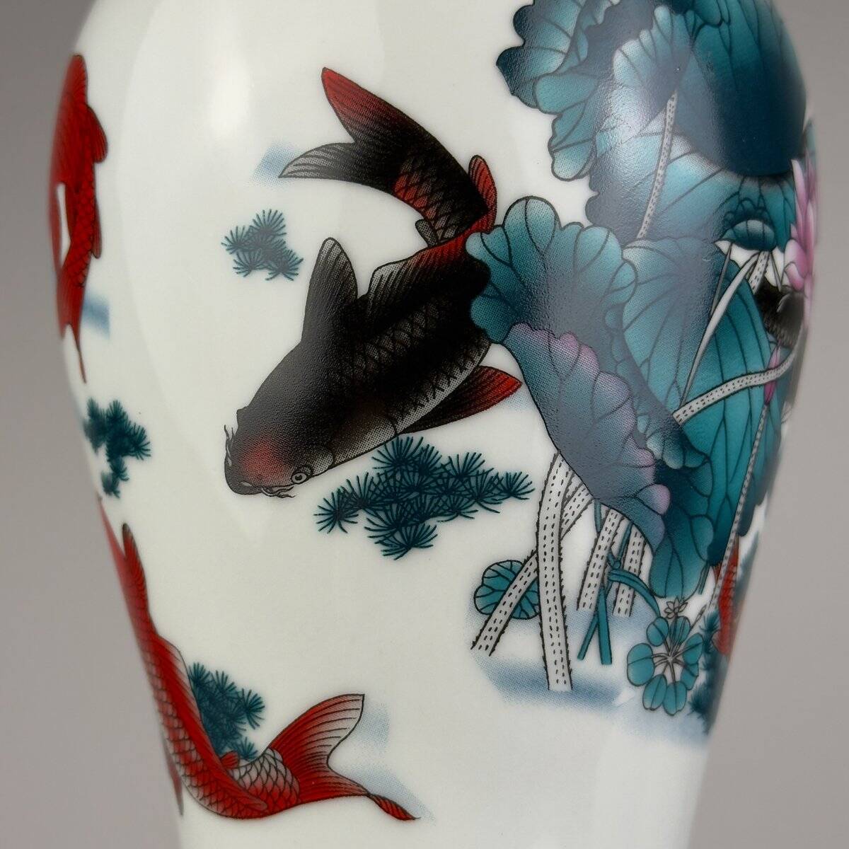Vintage Chinese export porcelain vase, China, 1970s