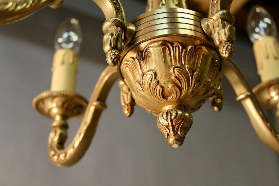 Bronze chandelier with 4 arms of light