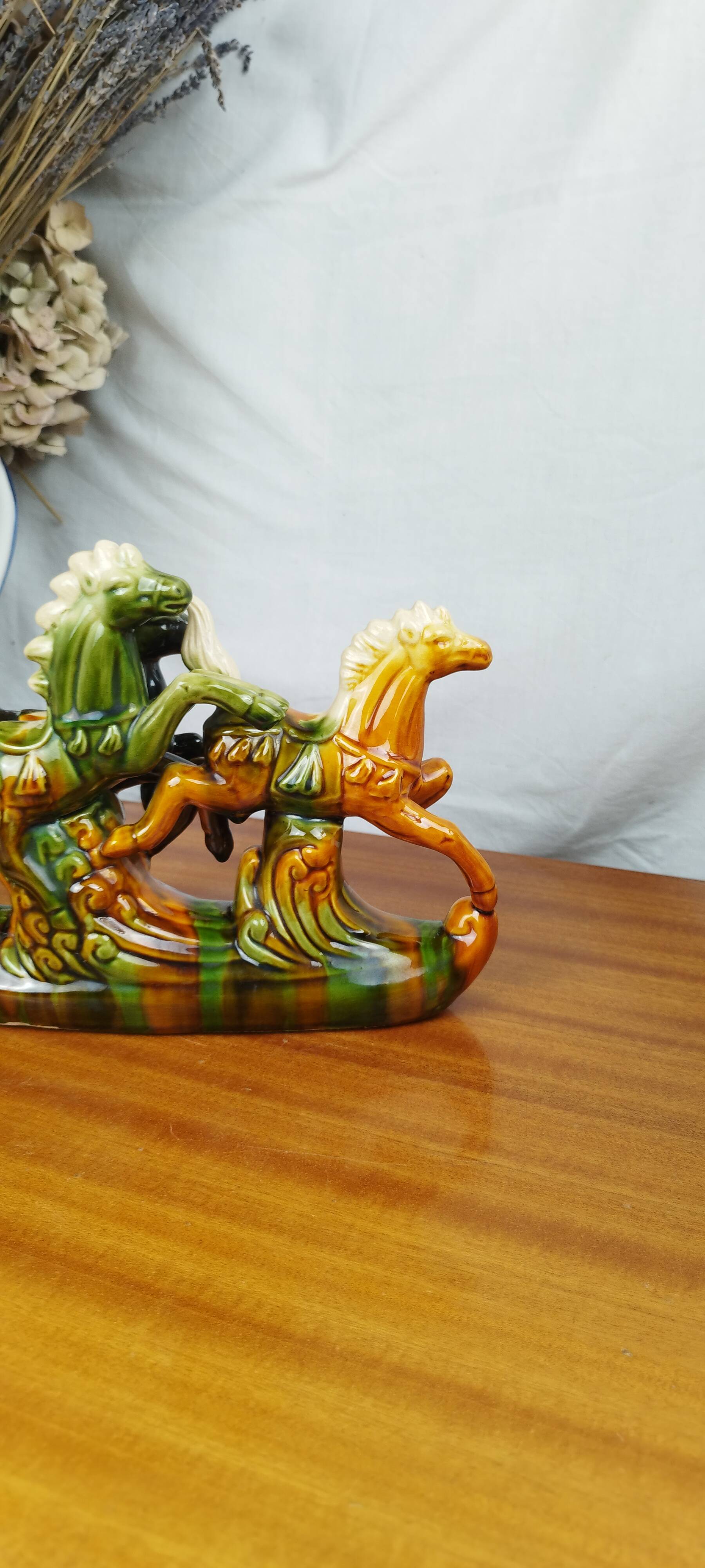 Chevaux en Céramique Craquelée Galopant dans une Prairie Style Tang Sancai, Art Populaire Chinois