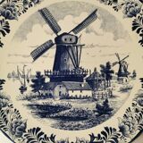 Plat en faïence delft à décor d'un moulin fin xixe début xxe diamètre 39 cm