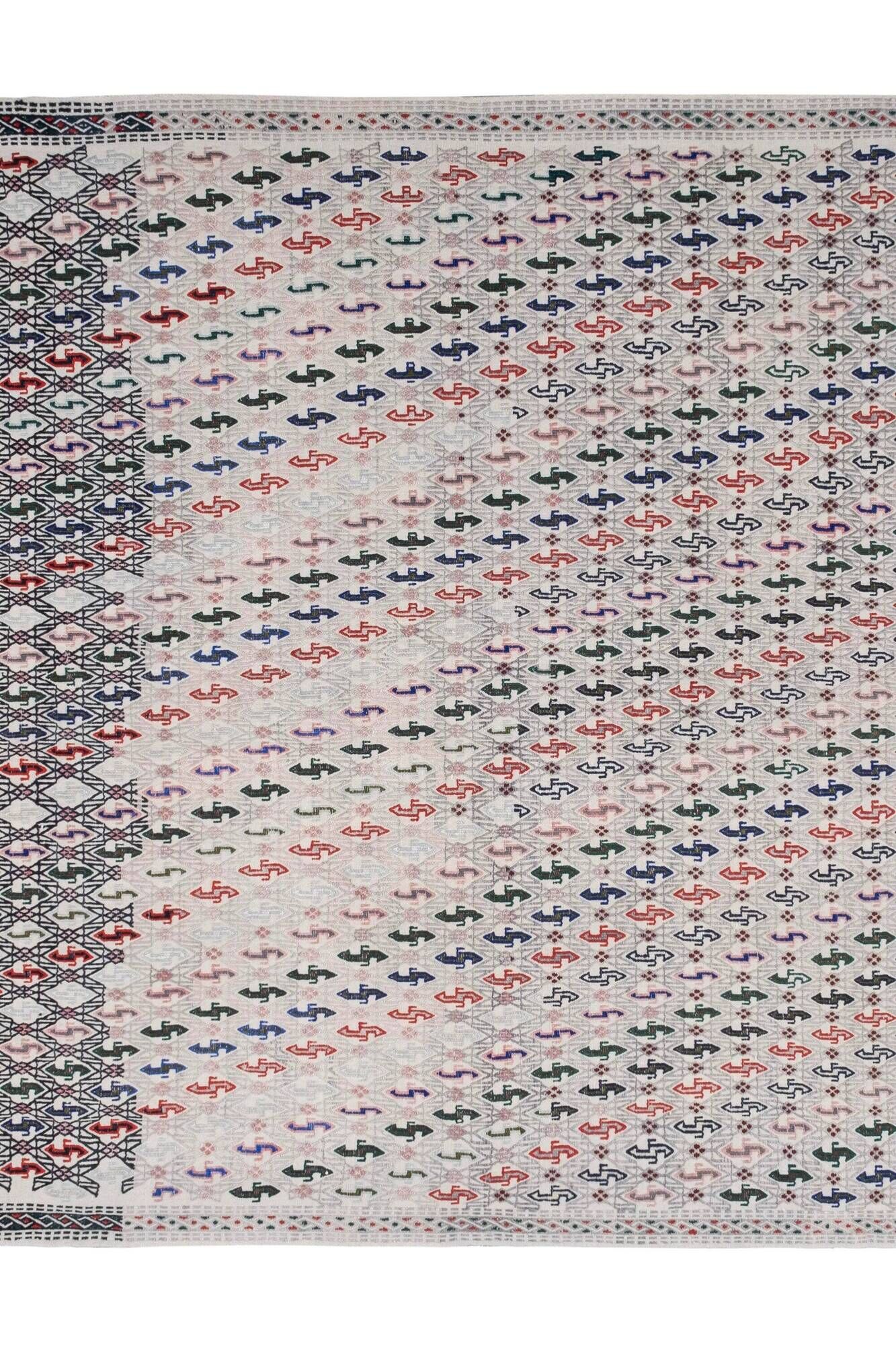 Vintage Turkish kilim, handwoven, 175x238 cm.