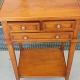 Pedestal table